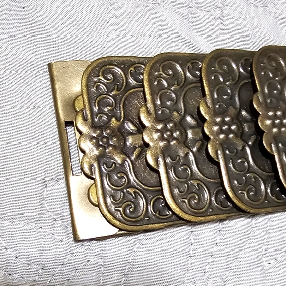 Lane Bryant vintage metal fish scales stretch belt. Olive color Womens sz 26/28 - Picture 2 of 10